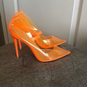 Neon PVC orange pumps